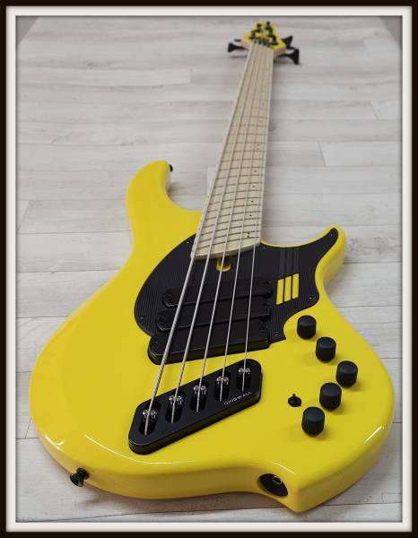 Dingwall NG3 5-String Nolly, Ferrari Yellow LTD, Signature,  Limited Run